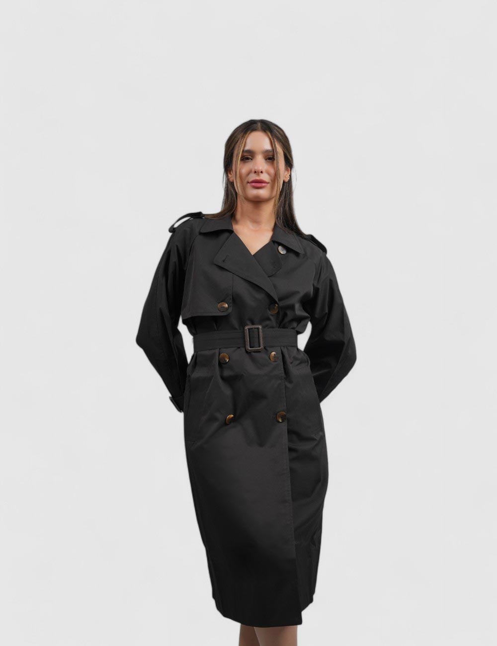 Cette image contient Trench-coat pour femme chez Joliesse. à 195,99 TND en Tunisie. L'hexa de l'arrière plan est #E7E7E7