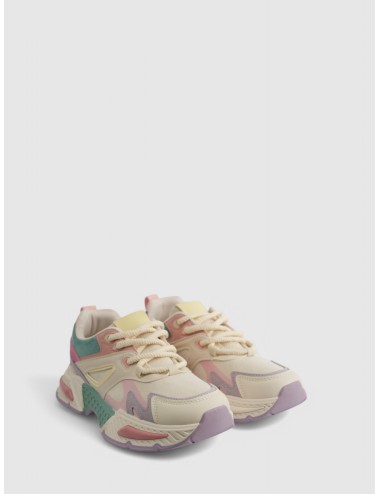 Cette image contient Sneakers Multicolores Pastel chez Joliesse. à 89,99 TND en Tunisie. L'hexa de l'arrière plan est #E7E7E7