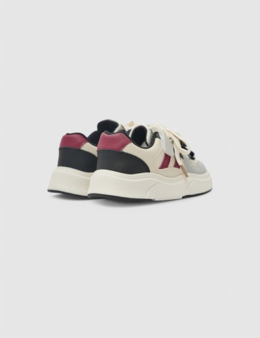 Cette image contient Sneakers Multi Couleurs chez Joliesse. à 0,00 TND en Tunisie. L'hexa de l'arrière plan est #E7E7E7