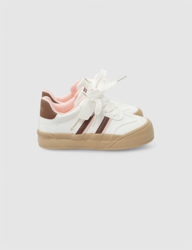 Cette image contient Sneakers pour petit Enfant chez Joliesse. à 79,99 TND en Tunisie. L'hexa de l'arrière plan est #E7E7E7