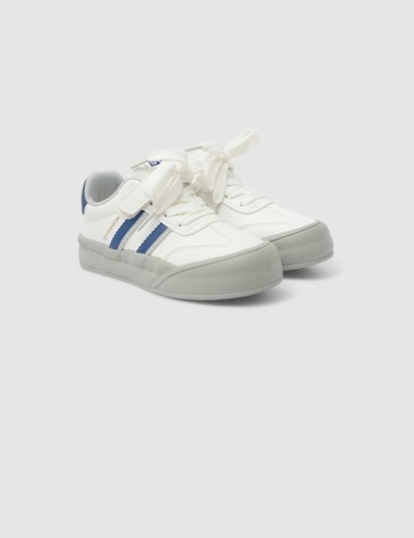 Cette image contient Sneakers pour petit Enfant chez Joliesse. à 79,99 TND en Tunisie. L'hexa de l'arrière plan est #E7E7E7
