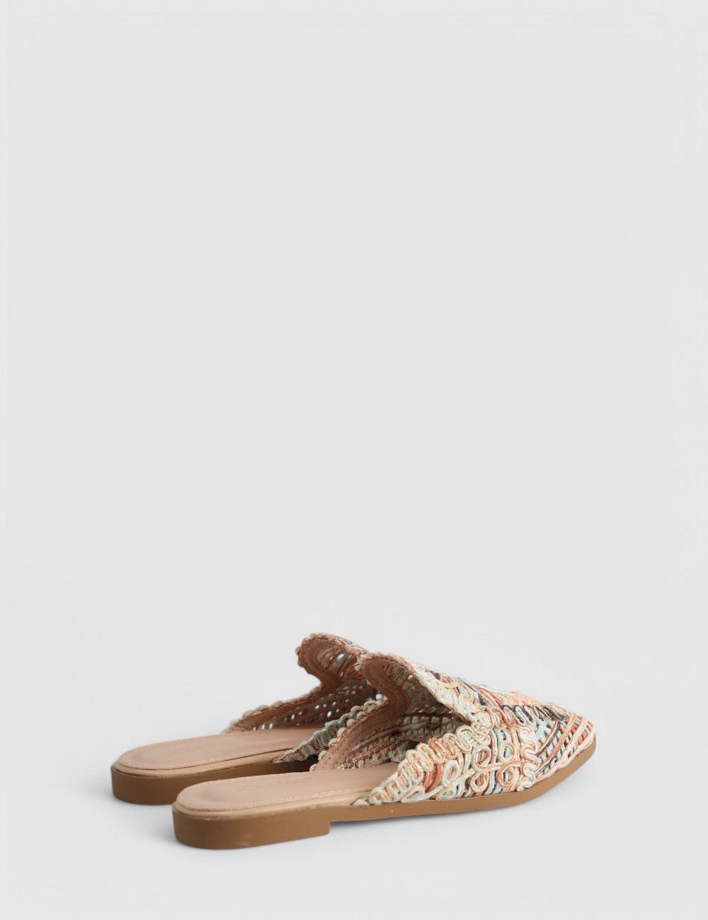 Cette image contient mule chez Joliesse. à 0,00 TND en Tunisie. L'hexa de l'arrière plan est #E7E7E7