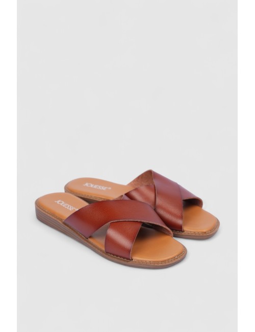 Mules plates à brides croisées