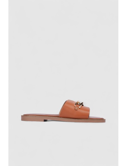 Mules avec bijou doré sur...
