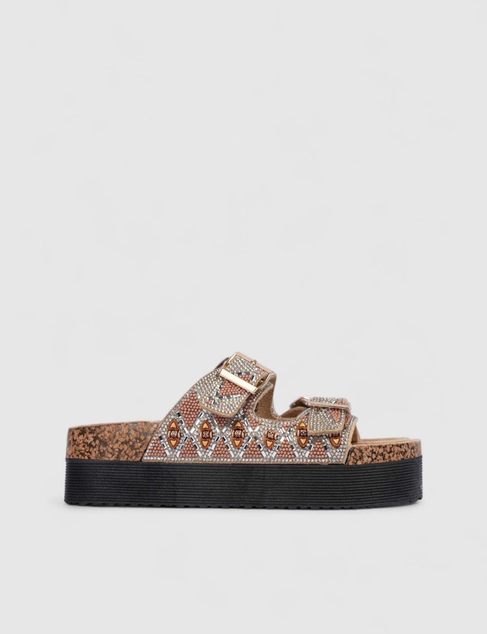 Cette image contient Mules femme motif ethnique strass et boucles dorées chez Joliesse. à 0,00 TND en Tunisie. L'hexa de l'arriè Cette image contient Mules femme motif ethnique strass et boucles dorées chez Joliesse. à 0,00 TND en Tunisie. L'hexa de l'arriè