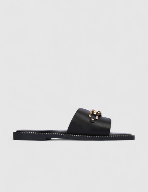Mules avec bijou doré sur...