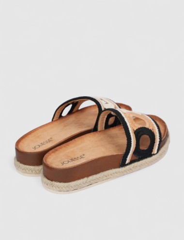 Cette image contient Mules styles espadrilles chez Joliesse. à 84,99 TND en Tunisie. L'hexa de l'arrière plan est #E7E7E7