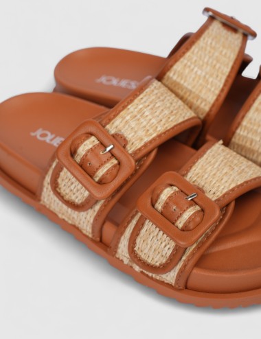 Cette image contient Mules femme beige à bride camel chez Joliesse. à 84,99 TND en Tunisie. L'hexa de l'arrière plan est #E7E7E7