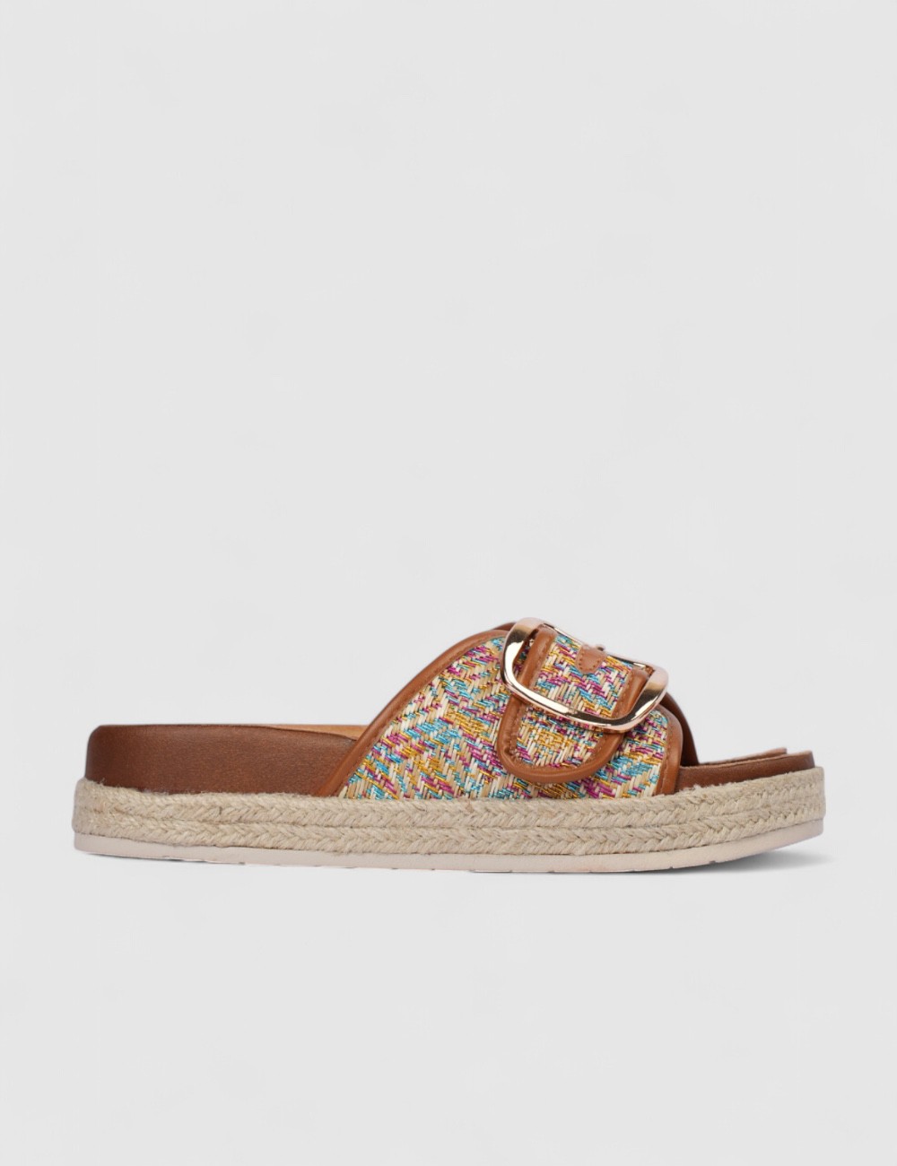 Cette image contient Mule multicolore avec boucle chez Joliesse. à 84,99 TND en Tunisie. L'hexa de l'arrière plan est #E7E7E7 Cette image contient Mule multicolore avec boucle chez Joliesse. à 84,99 TND en Tunisie. L'hexa de l'arrière plan est #E7E7E7