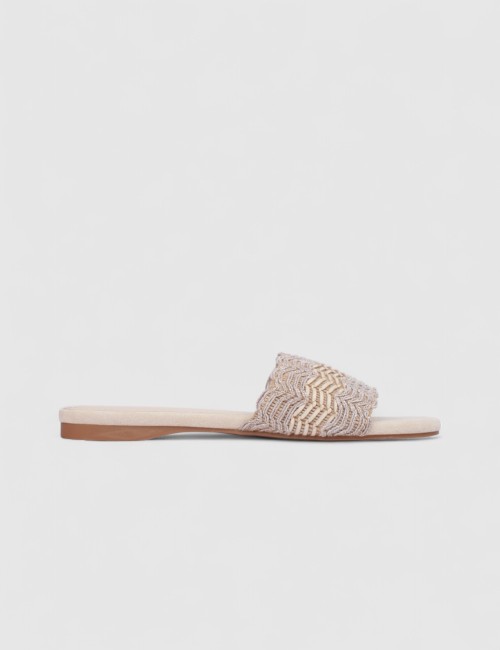 mules plates en tissu plissé