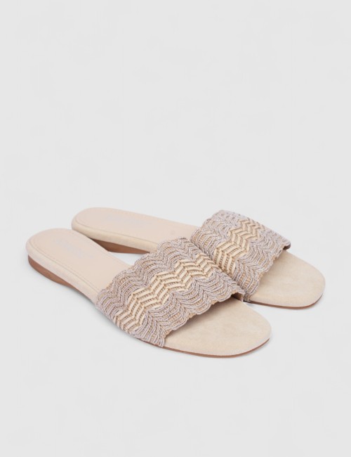 mules plates en tissu plissé