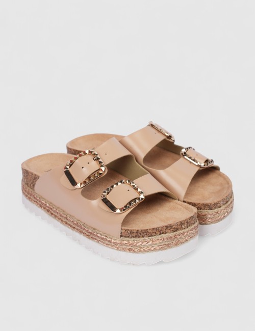 Mules à boucles dorées avec...