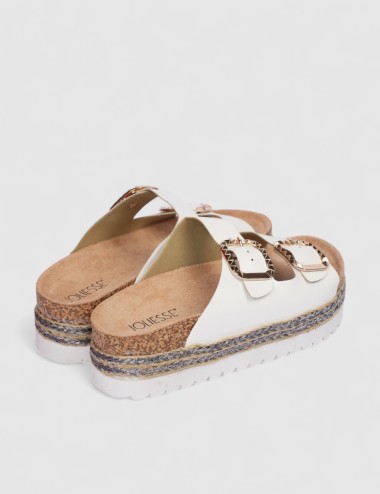 Cette image contient Mules à boucles dorées avec semelle plateforme chez Joliesse. à 84,99 TND en Tunisie. L'hexa de l'arrière p