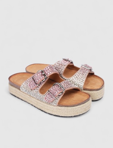 Cette image contient Mules femme pailletées à double sangle avec plateforme tressée chez Joliesse. à 89,99 TND en Tunisie. L'hex