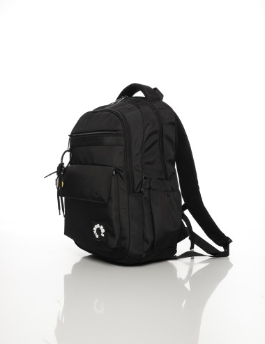 Cette image contient Sac à Dos Scolaire Gris et Noir chez Joliesse. à 119,99 TND en Tunisie. L'hexa de l'arrière plan est #E7E7E