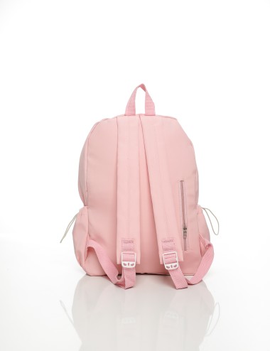 Cette image contient Sac à Dos Scolaire Design Cordons chez Joliesse. à 74,99 TND en Tunisie. L'hexa de l'arrière plan est #E7E7