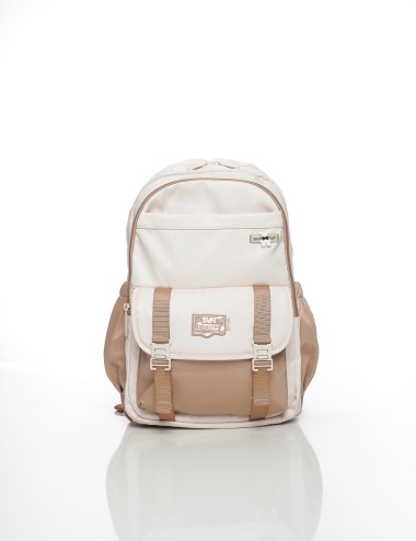 Cette image contient Sac à Dos Scolaire Sun Eight chez Joliesse. à 109,99 TND en Tunisie. L'hexa de l'arrière plan est #E7E7E7