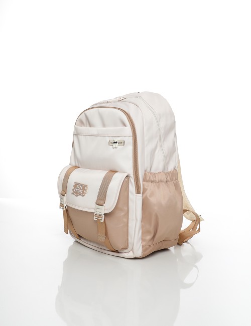 Cette image contient Sac à Dos Scolaire Sun Eight chez Joliesse. à 109,99 TND en Tunisie. L'hexa de l'arrière plan est #E7E7E7