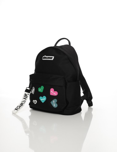 Cette image contient Sac à Dos Scolaire Amazing Hearts chez Joliesse. à 109,99 TND en Tunisie. L'hexa de l'arrière plan est #E7E