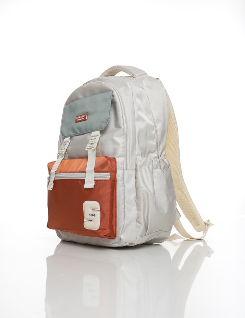 Cette image contient Sac à Dos Design Multi Poches chez Joliesse. à 109,99 TND en Tunisie. L'hexa de l'arrière plan est #E7E7E7