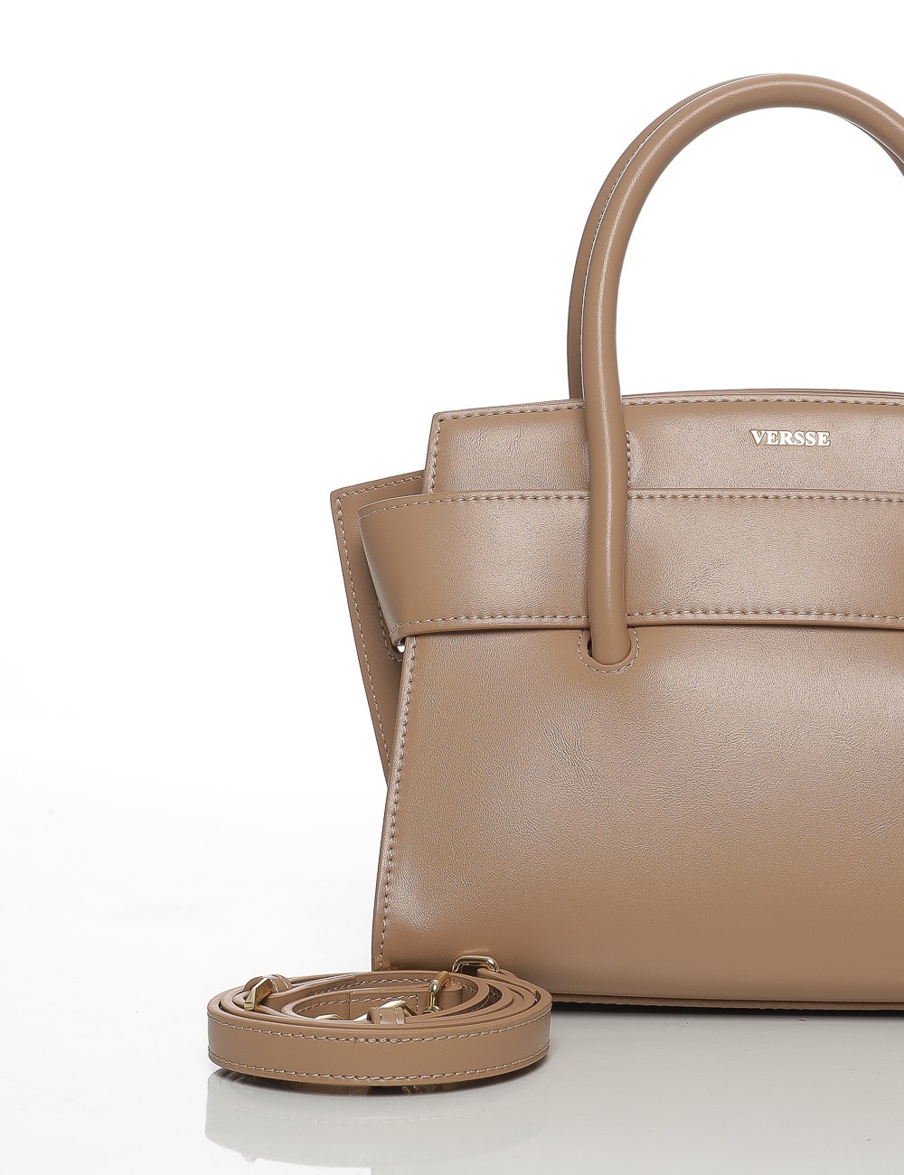 Cette image contient Sac à Main Structuré Joliesse chez Joliesse. à 129,99 TND en Tunisie. L'hexa de l'arrière plan est #E7E7E7