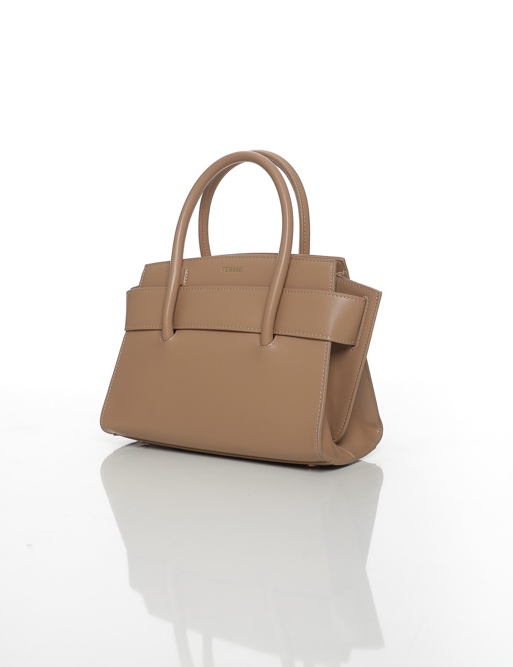 Cette image contient Sac à Main Structuré Joliesse chez Joliesse. à 129,99 TND en Tunisie. L'hexa de l'arrière plan est #E7E7E7