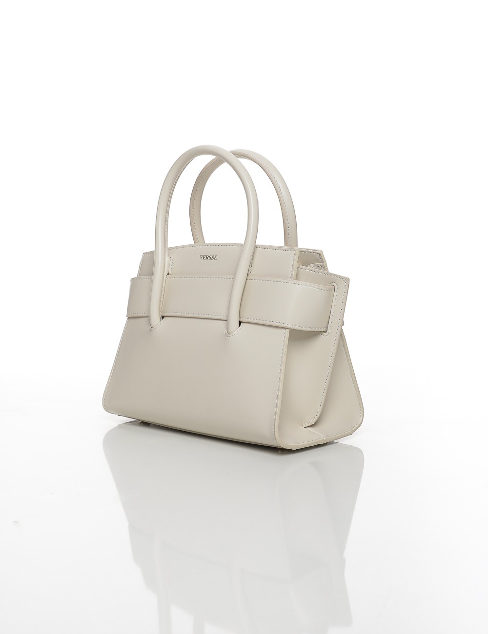 Cette image contient Sac à Main Structuré Joliesse chez Joliesse. à 129,99 TND en Tunisie. L'hexa de l'arrière plan est #E7E7E7