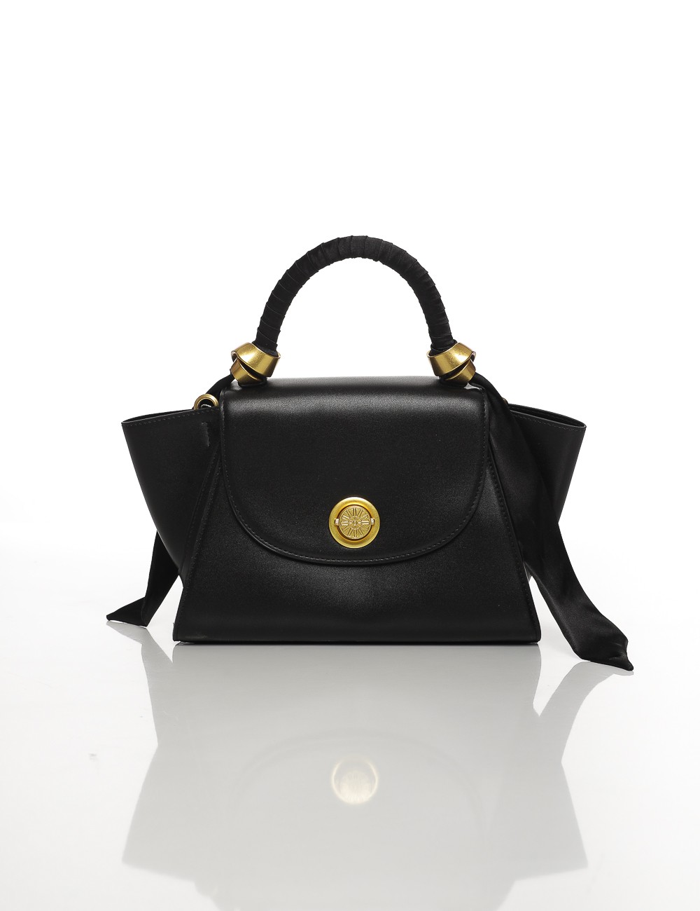 Cette image contient Sac à Main Chic avec Poignée Décorée chez Joliesse. à 139,99 TND en Tunisie. L'hexa de l'arrière plan est # Cette image contient Sac à Main Chic avec Poignée Décorée chez Joliesse. à 139,99 TND en Tunisie. L'hexa de l'arrière plan est #