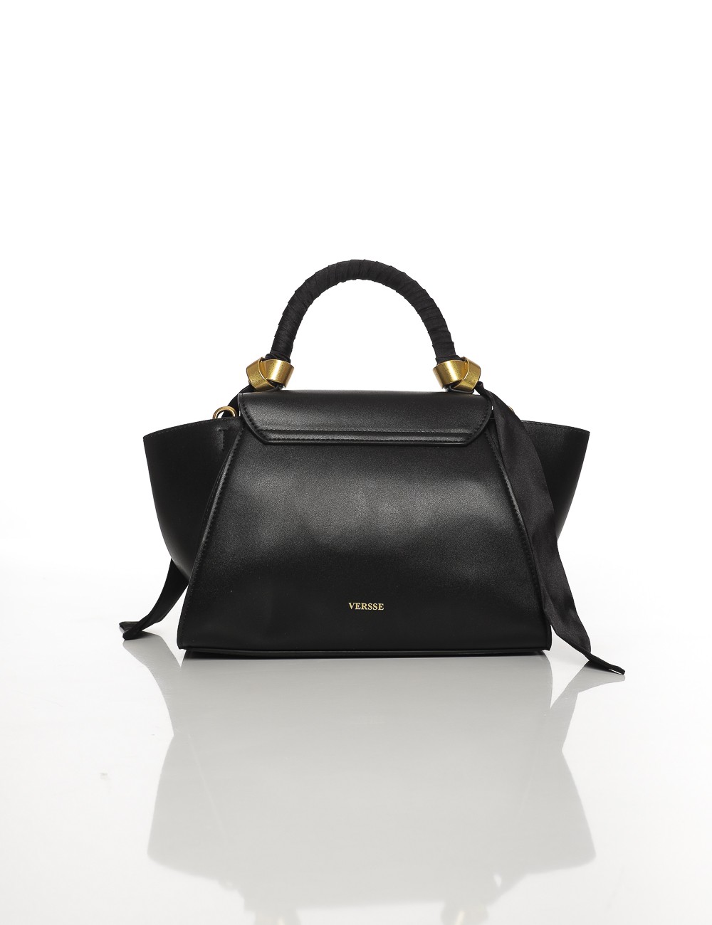 Cette image contient Sac à Main Chic avec Poignée Décorée chez Joliesse. à 139,99 TND en Tunisie. L'hexa de l'arrière plan est #