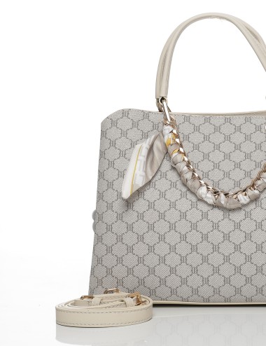 Cette image contient Sac Cabas Imprimé avec Chaîne et Foulards chez Joliesse. à 129,99 TND en Tunisie. L'hexa de l'arrière plan 