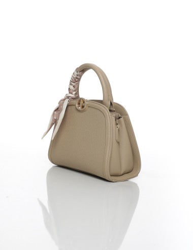 Cette image contient Sac à Main Imprimé avec Foulard Joliesse chez Joliesse. à 129,99 TND en Tunisie. L'hexa de l'arrière plan e