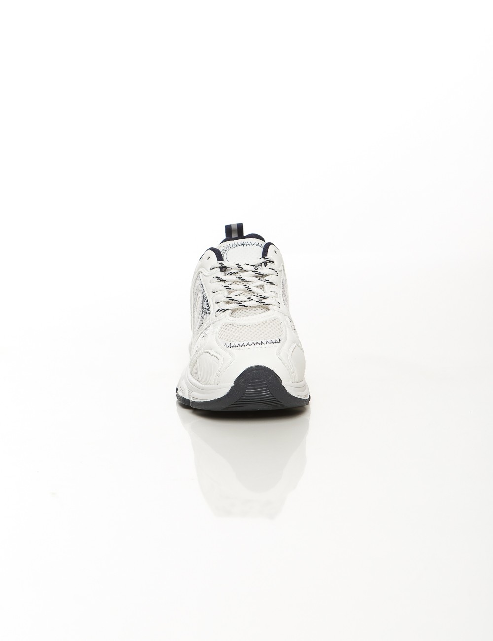 Cette image contient Baskets blanches unisexes à détails bleus chez Joliesse. à 89,99 TND en Tunisie. L'hexa de l'arrière plan e