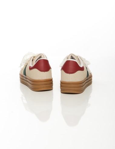 Cette image contient Baskets à plateforme avec perles Blanc, Beige et Rose chez Joliesse. à 99,99 TND en Tunisie. L'hexa de l'ar