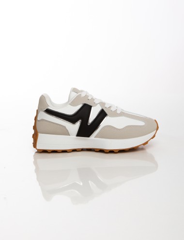 Cette image contient Baskets femme Beige Bordeaux, Gris ou Kaki chez Joliesse. à 79,99 TND en Tunisie. L'hexa de l'arrière plan 