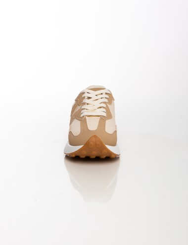 Cette image contient Baskets femme Beige Bordeaux, Gris ou Kaki chez Joliesse. à 79,99 TND en Tunisie. L'hexa de l'arrière plan 