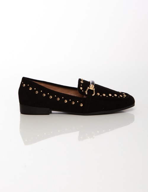Cette image contient Mocassins en daim beige avec détails métalliques dorés chez Joliesse. à 89,99 TND en Tunisie. L'hexa de l'a