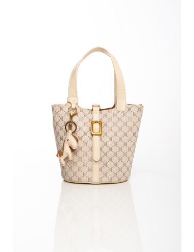 Cette image contient Sac à main seau beige à motifs avec pendentif cheval chez Joliesse. à 129,99 TND en Tunisie. L'hexa de l'ar