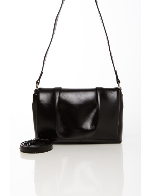 Cette image contient Sac à main noir en simili cuir avec anse décorée argentée chez Joliesse. à 119,99 TND en Tunisie. L'hexa de