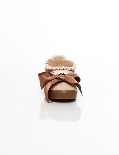 Cette image contient Baskets fantaisie à ruban satin Style élégant fille chez Joliesse. à 89,99 TND en Tunisie. L'hexa de l'arri