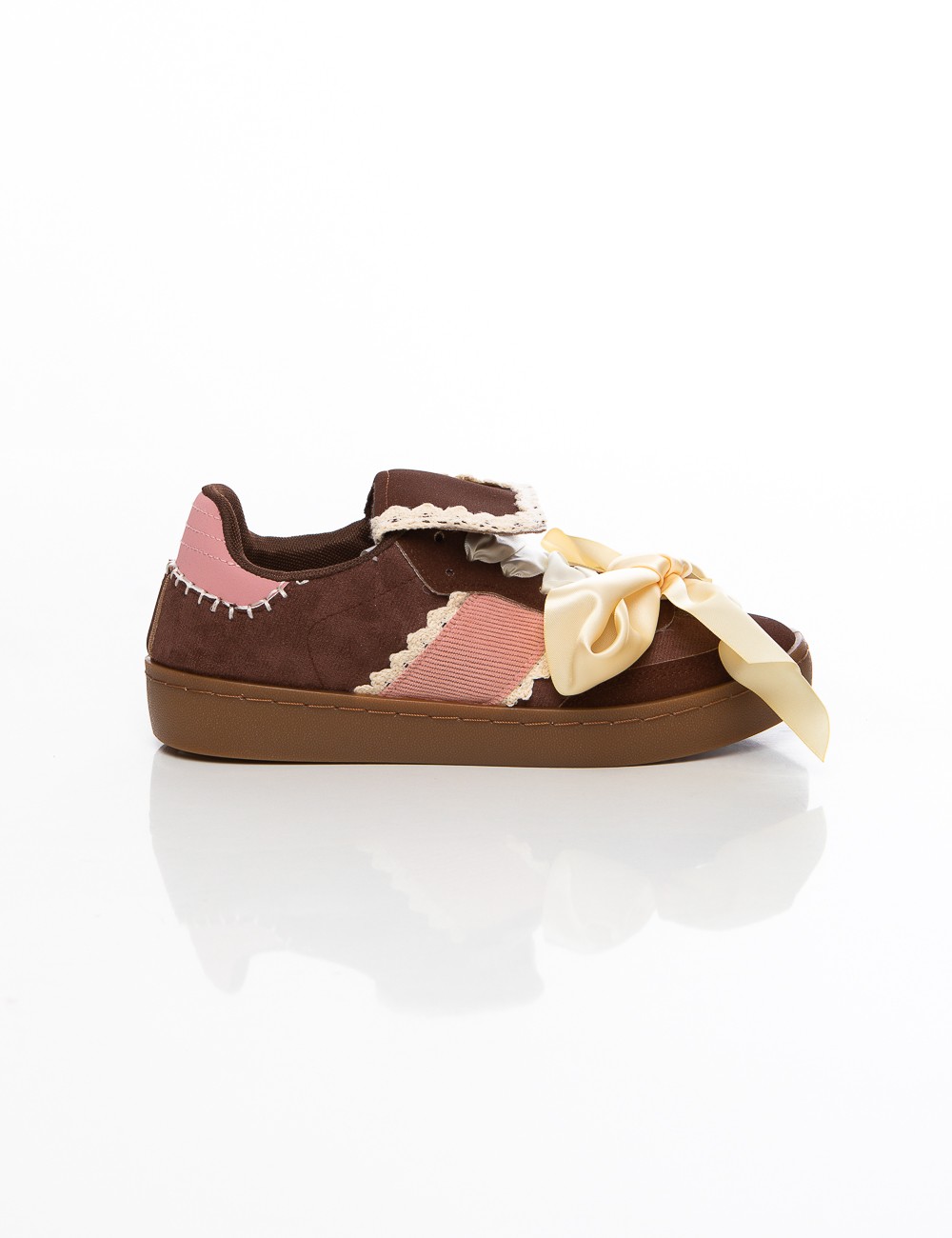 Cette image contient Baskets fantaisie à ruban satin Style élégant fille chez Joliesse. à 89,99 TND en Tunisie. L'hexa de l'arri Cette image contient Baskets fantaisie à ruban satin Style élégant fille chez Joliesse. à 89,99 TND en Tunisie. L'hexa de l'arri