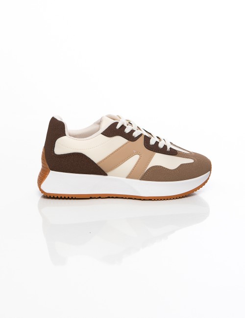 Cette image contient Baskets légères multicolores  Confort et style sportif chez Joliesse. à 89,99 TND en Tunisie. L'hexa de l'a