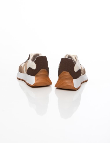 Cette image contient Baskets légères multicolores  Confort et style sportif chez Joliesse. à 89,99 TND en Tunisie. L'hexa de l'a