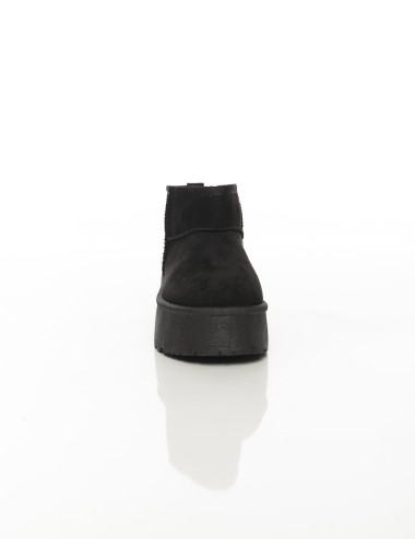Cette image contient Bottines fourrées femme à semelle épaisse chez Joliesse. à 79,99 TND en Tunisie. L'hexa de l'arrière plan e