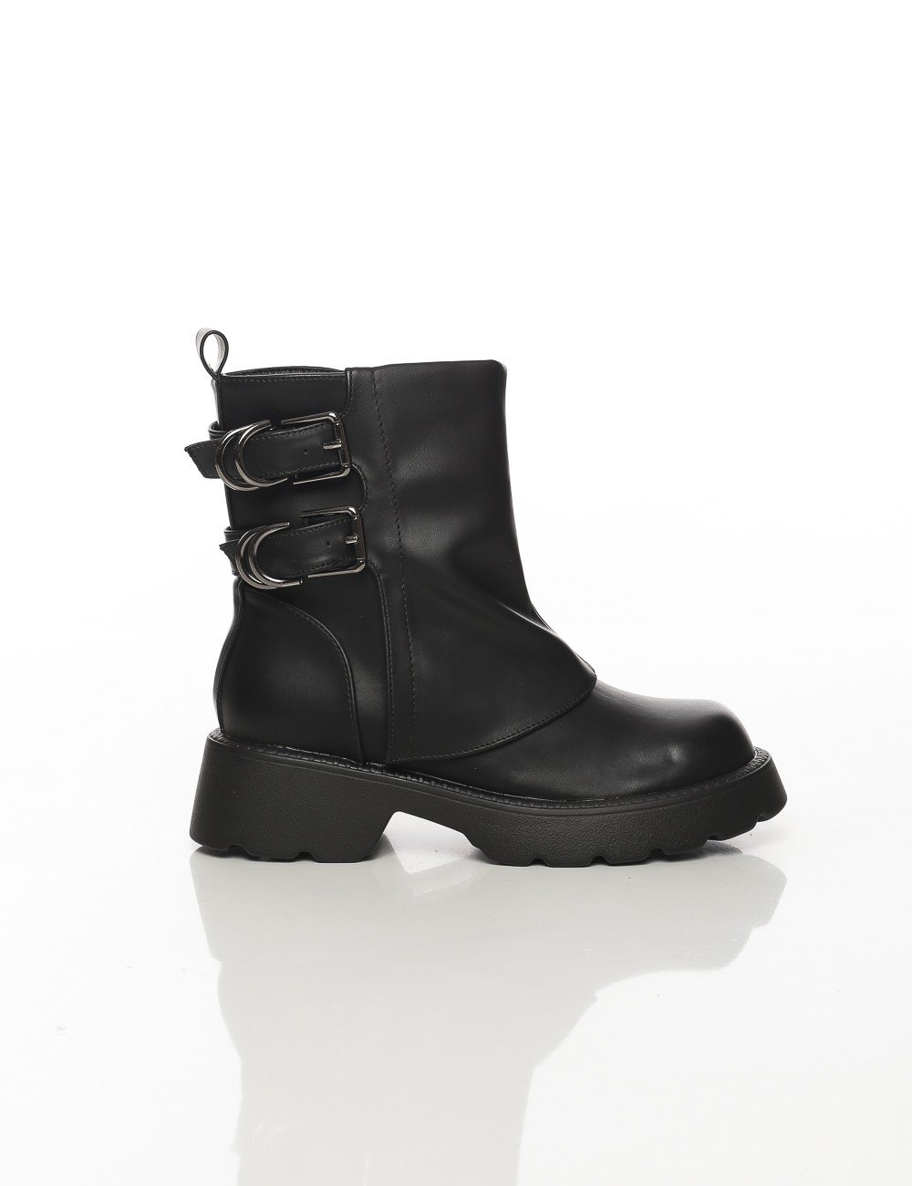 Cette image contient Bottines à semelle épaisse avec doubles boucles métalliques chez Joliesse. à 159,99 TND en Tunisie. L'hexa 