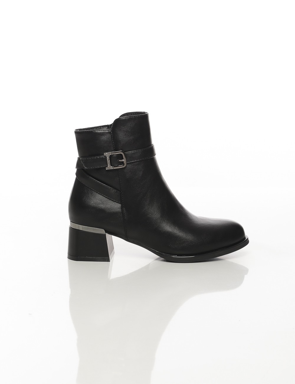 Cette image contient Bottines noires à talon carré avec bride décorative chez Joliesse. à 159,99 TND en Tunisie. L'hexa de l'arr Cette image contient Bottines noires à talon carré avec bride décorative chez Joliesse. à 159,99 TND en Tunisie. L'hexa de l'arr