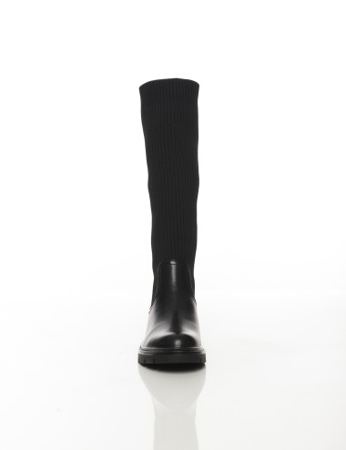 Cette image contient Bottes hautes noires avec tige en tissu côtelé chez Joliesse. à 169,99 TND en Tunisie. L'hexa de l'arrière 