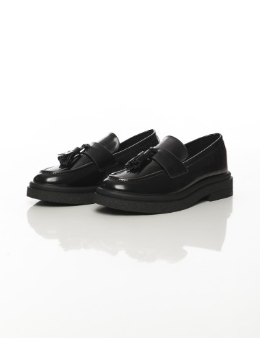 Cette image contient Mocassins vernis à pampilles Noir ou Marron chez Joliesse. à 99,99 TND en Tunisie. L'hexa de l'arrière plan