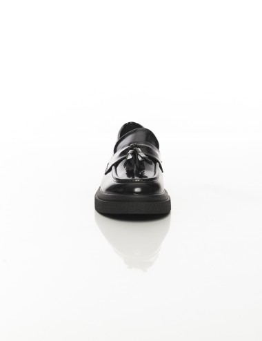 Cette image contient Mocassins vernis à pampilles Noir ou Marron chez Joliesse. à 99,99 TND en Tunisie. L'hexa de l'arrière plan