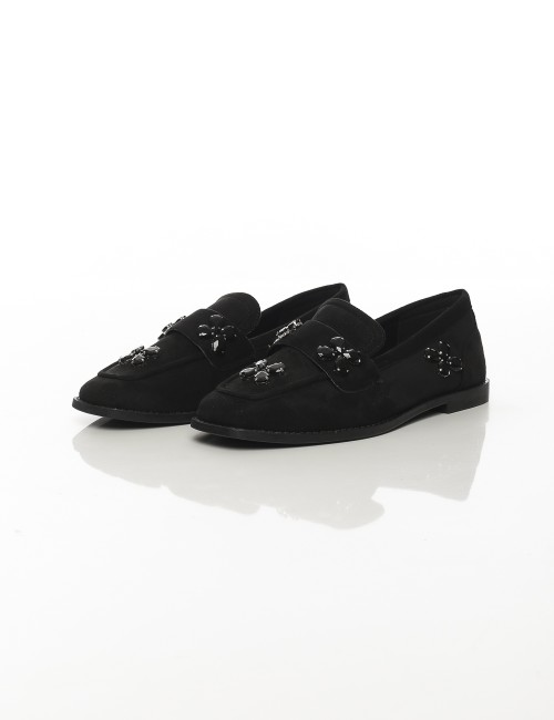 Cette image contient Mocassins noir en suédine avec ornements bijoux chez Joliesse. à 99,99 TND en Tunisie. L'hexa de l'arrière 