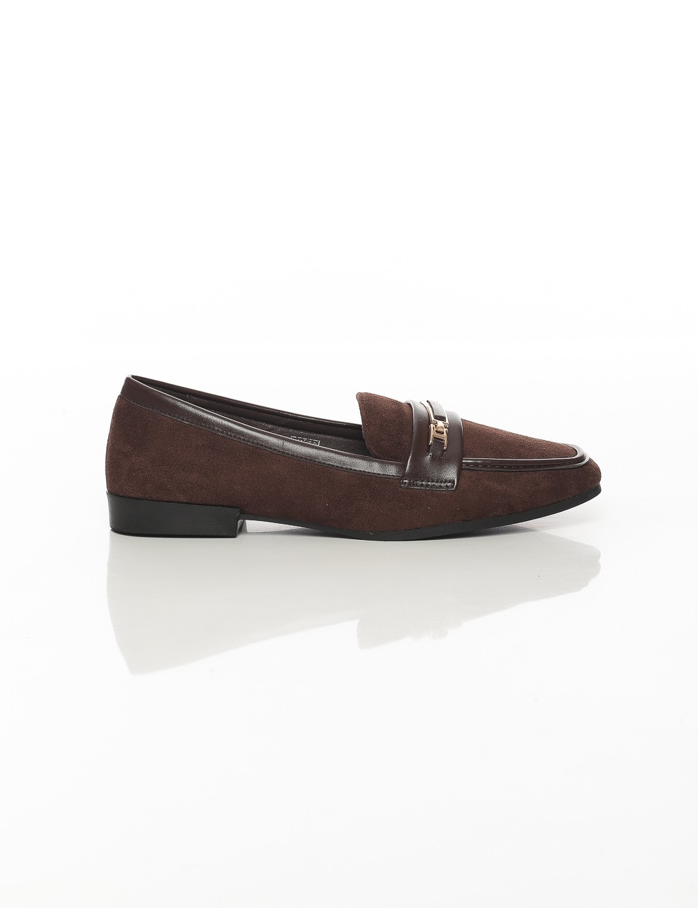Cette image contient Mocassins en suédine avec bride métallique Noir ou Marron chez Joliesse. à 89,99 TND en Tunisie. L'hexa de Cette image contient Mocassins en suédine avec bride métallique Noir ou Marron chez Joliesse. à 89,99 TND en Tunisie. L'hexa de